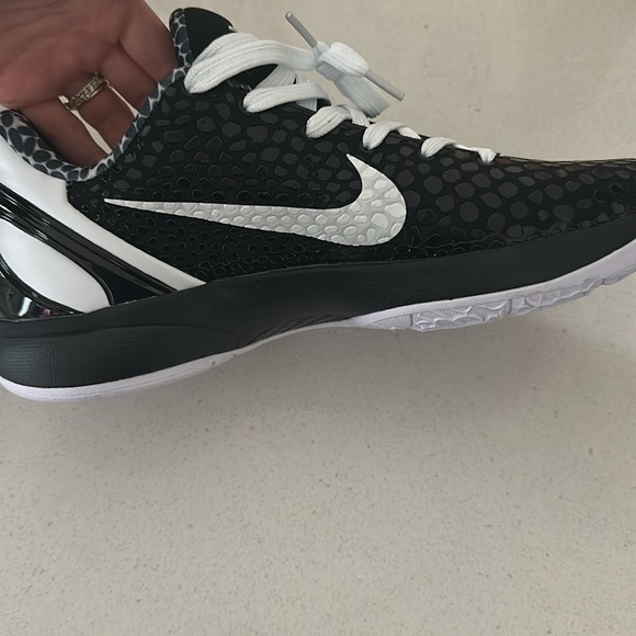 Nike Kobe VI Black and White Sneakers - Picture 2 of 11
